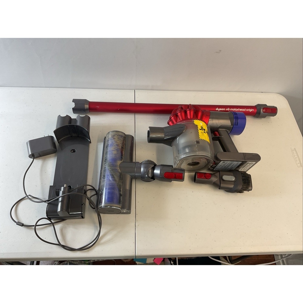 Dyson‎ V8 Cordless Stick Vacuum Cleaner Preowned tested